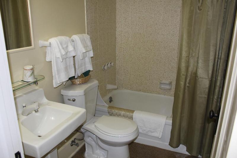 Wolf Creek Inn & Tavern image