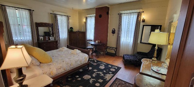 Wolf Creek Inn & Tavern image 6