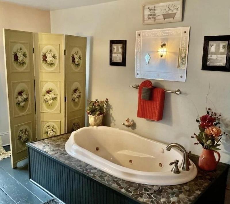 The Bella Ella B&B image