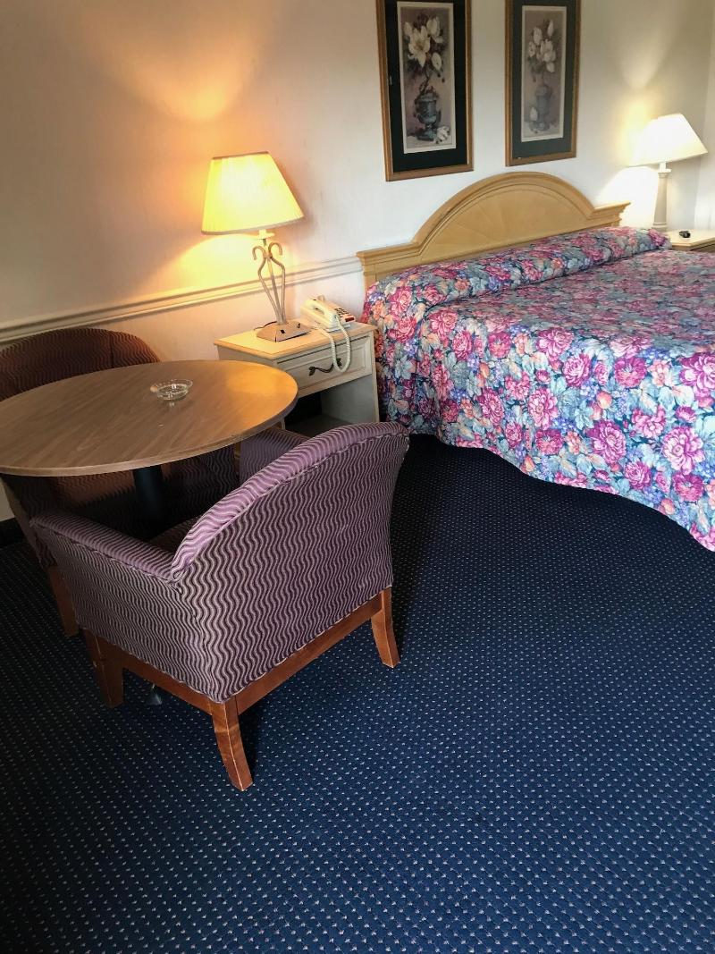 Claridge Inn image 5