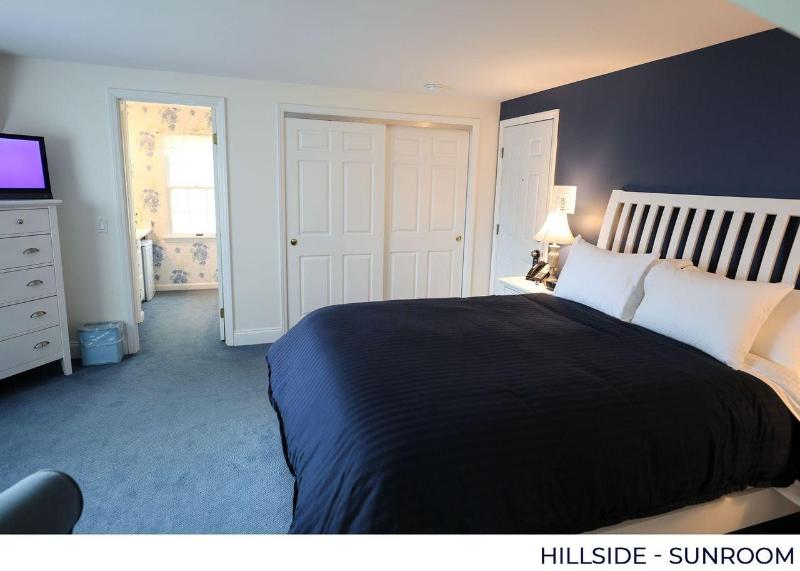 Inn At Taughannock Falls image