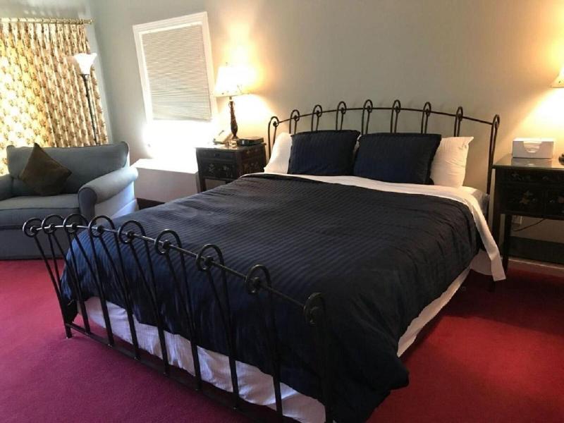Inn At Taughannock Falls image
