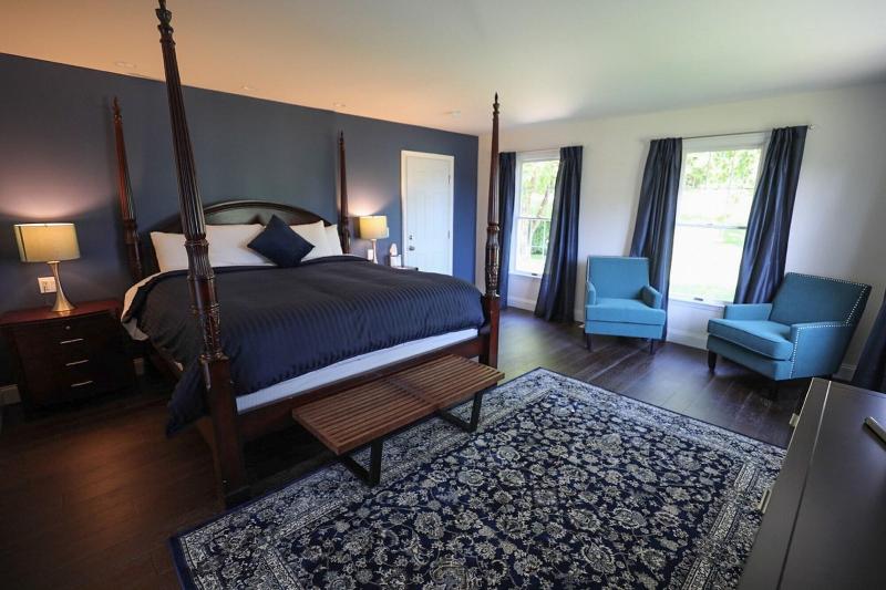 Inn At Taughannock Falls image