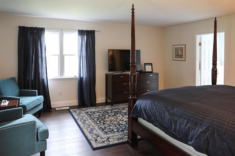 Inn At Taughannock Falls image