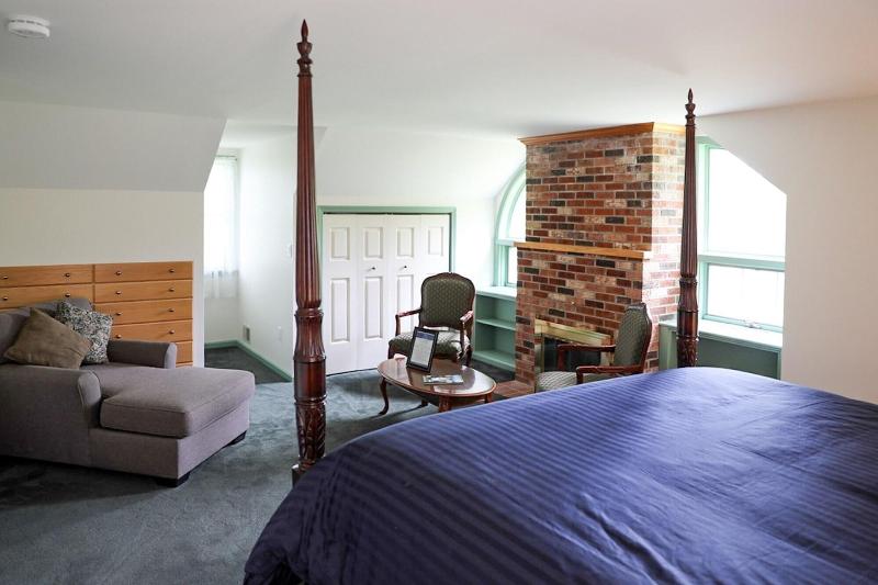 Inn At Taughannock Falls image