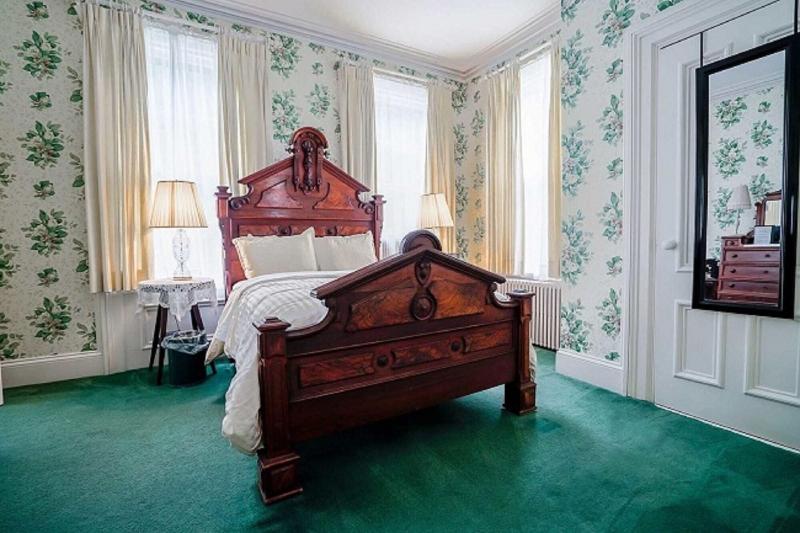 Inn At Taughannock Falls image