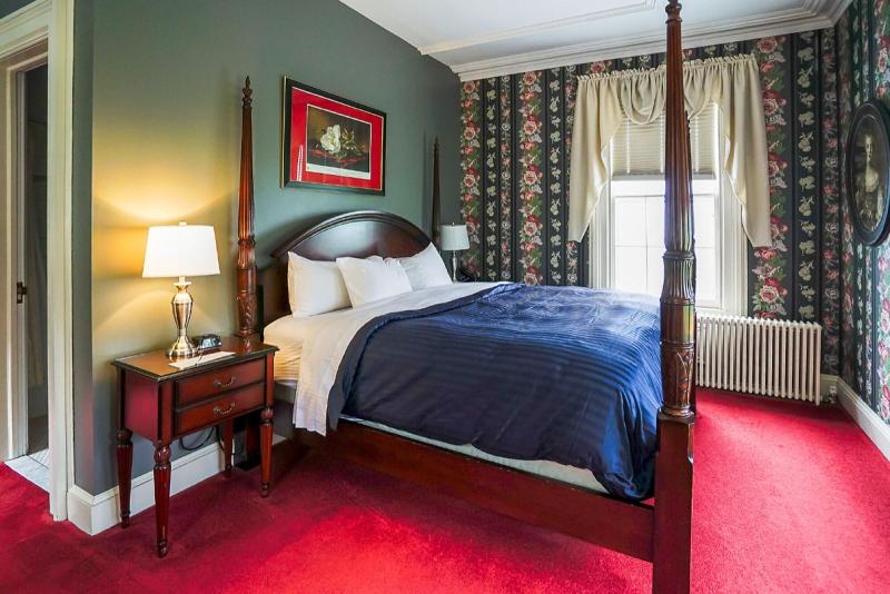 Inn At Taughannock Falls image