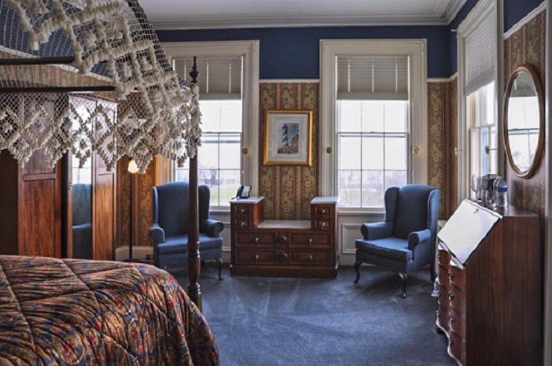 Inn At Taughannock Falls image