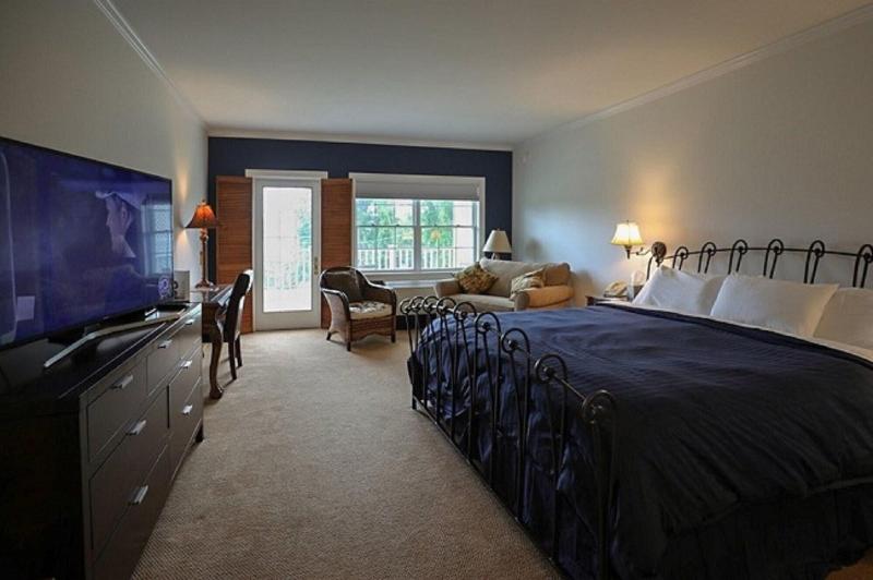 Inn At Taughannock Falls image