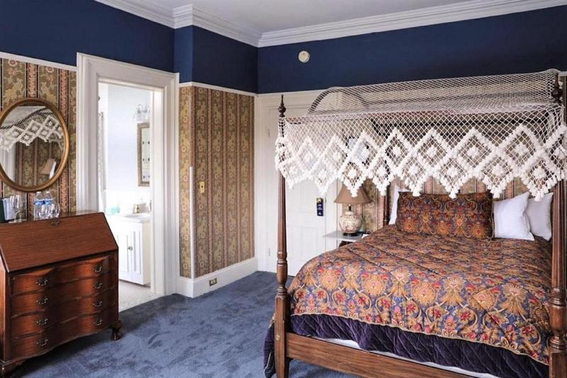 Inn At Taughannock Falls image
