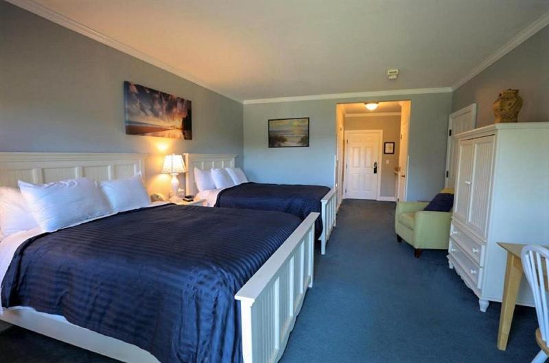 Inn At Taughannock Falls image