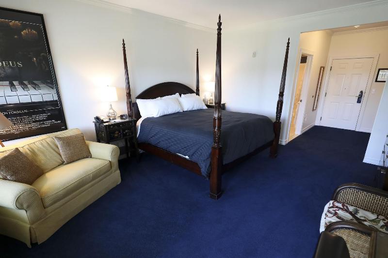 Inn At Taughannock Falls image