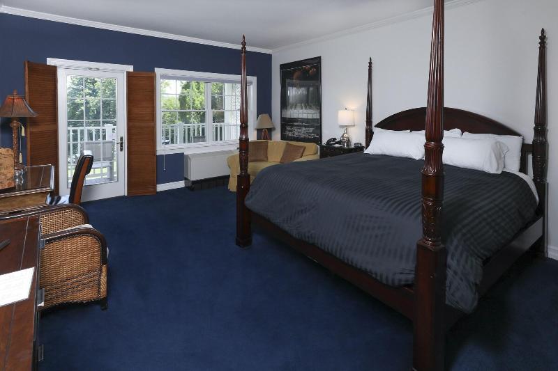 Inn At Taughannock Falls image
