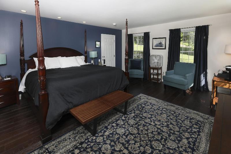 Inn At Taughannock Falls image