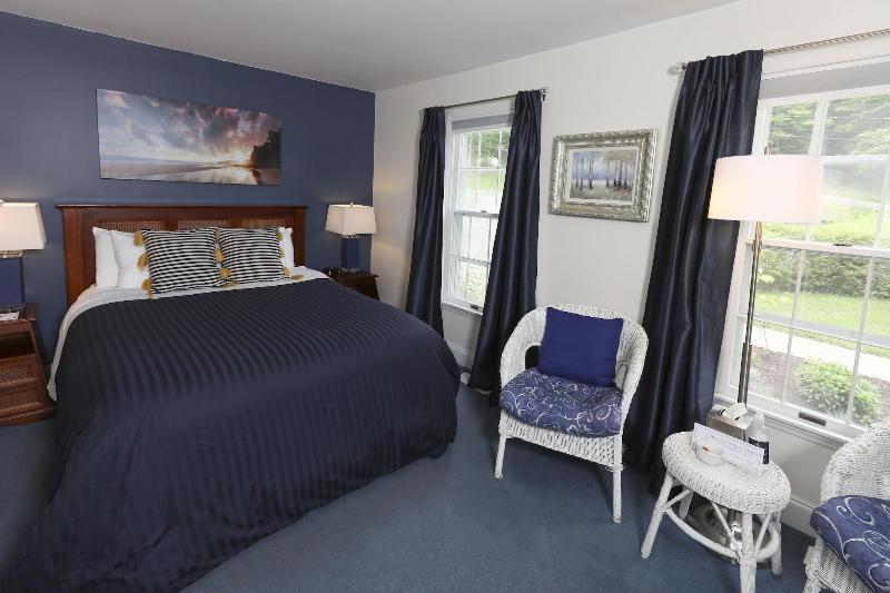 Inn At Taughannock Falls image
