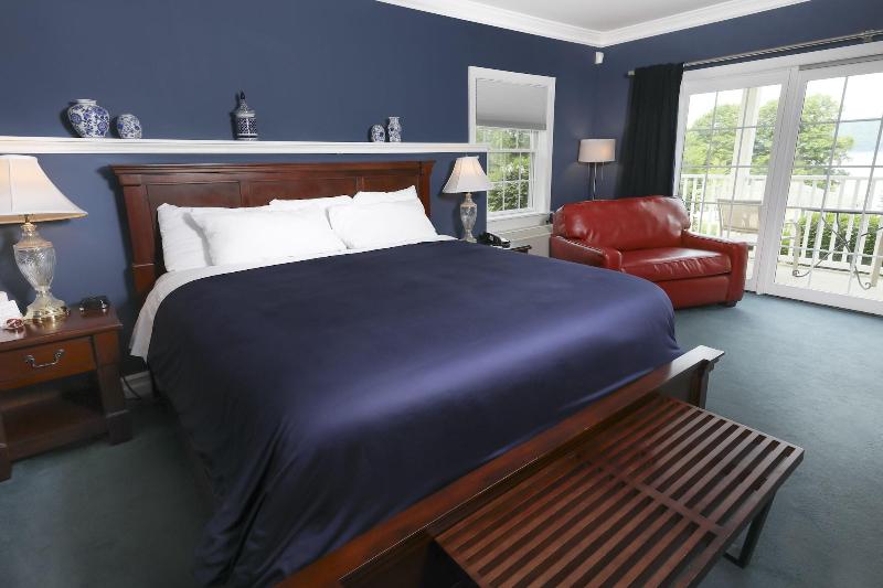 Inn At Taughannock Falls image