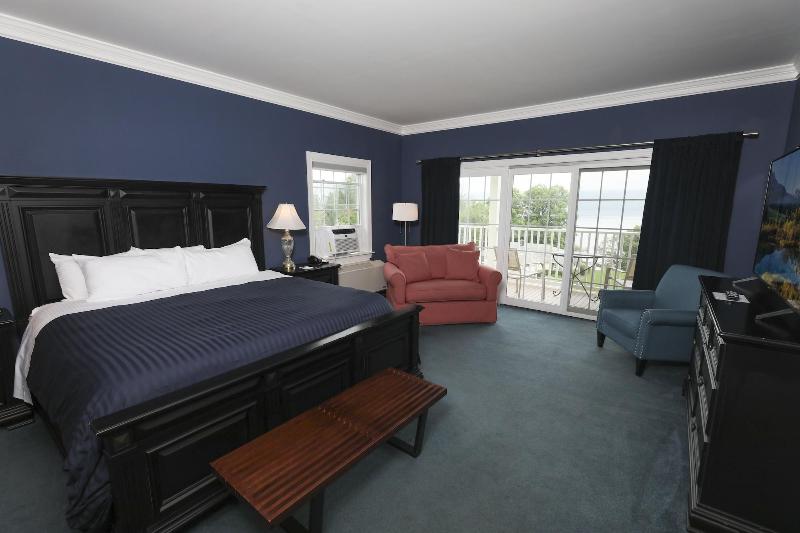 Inn At Taughannock Falls image