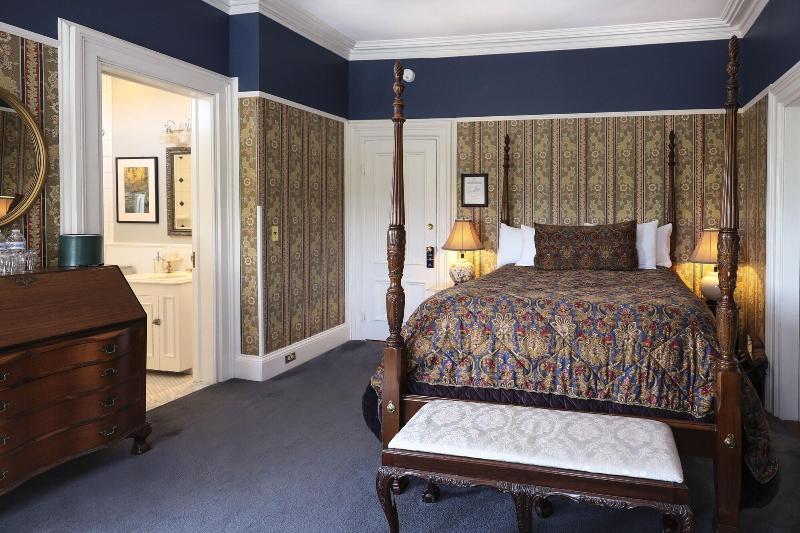Inn At Taughannock Falls image