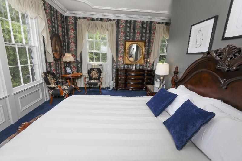 Inn At Taughannock Falls image