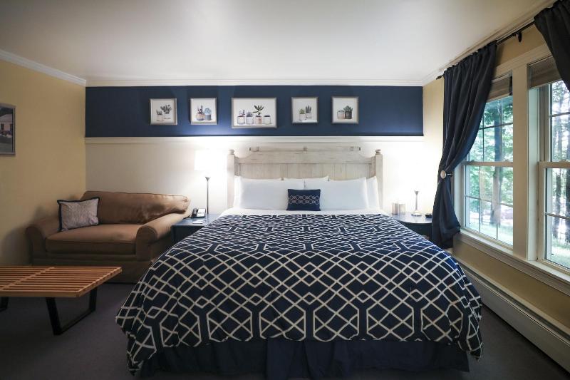 Inn At Taughannock Falls image