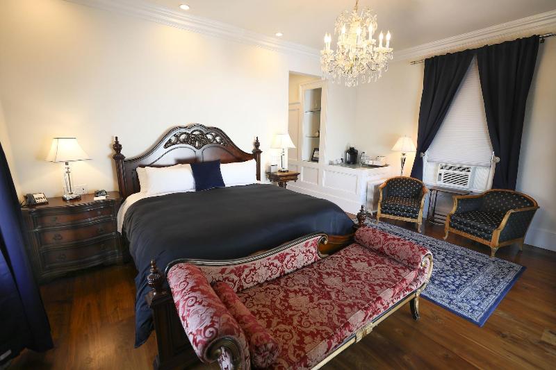 Inn At Taughannock Falls image