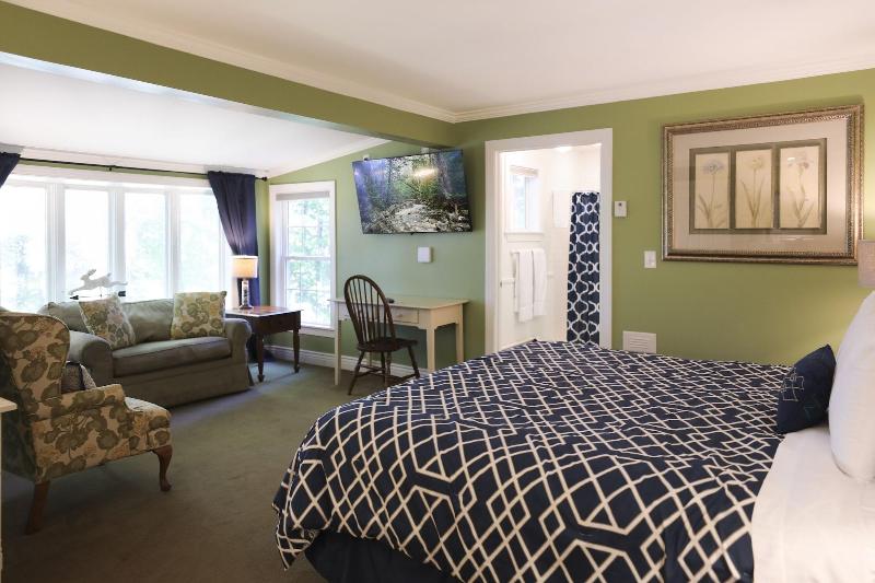 Inn At Taughannock Falls image