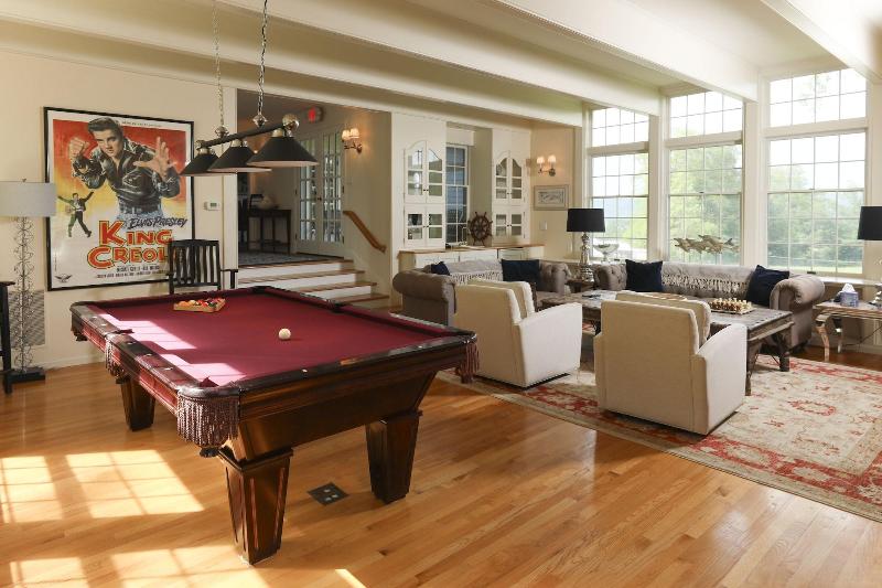 Inn At Taughannock Falls image