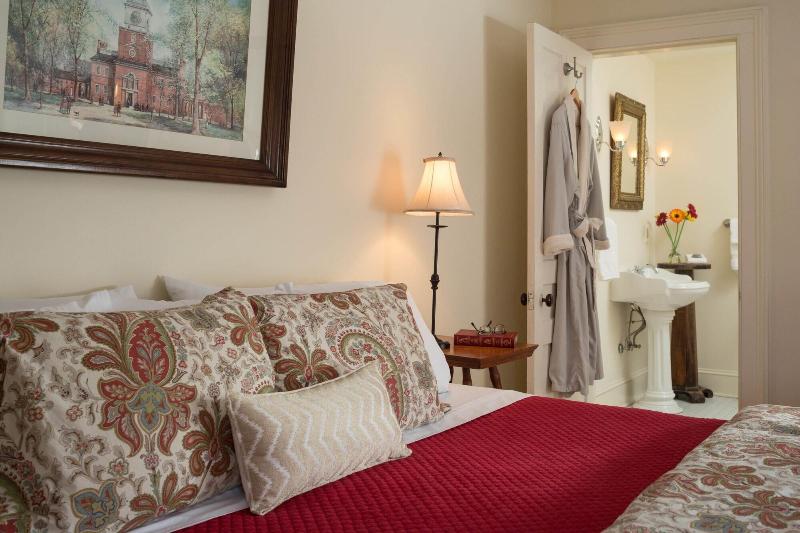 Landmark Inn image