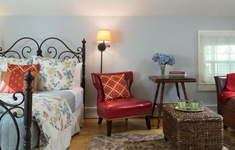 Landmark Inn image
