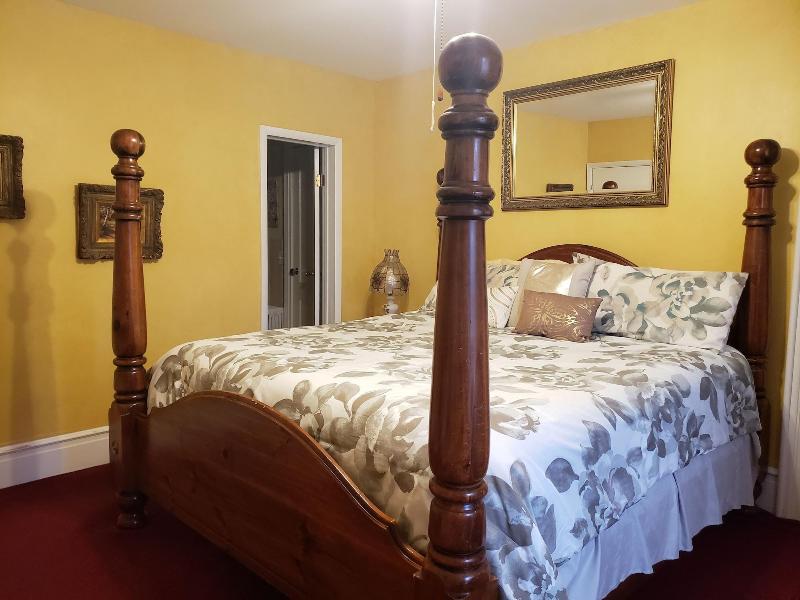 The Colonial Motel image