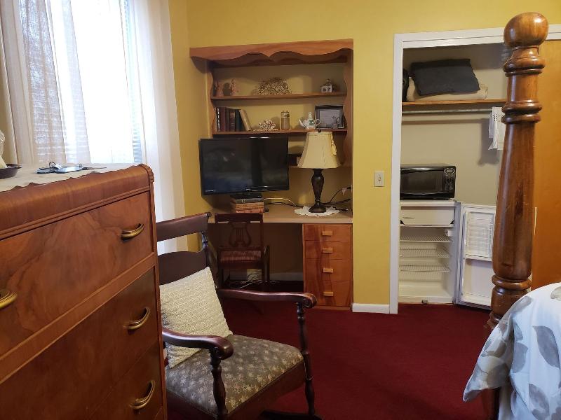 The Colonial Motel image