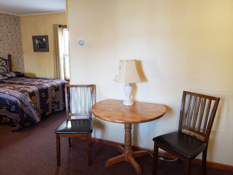 The Colonial Motel image