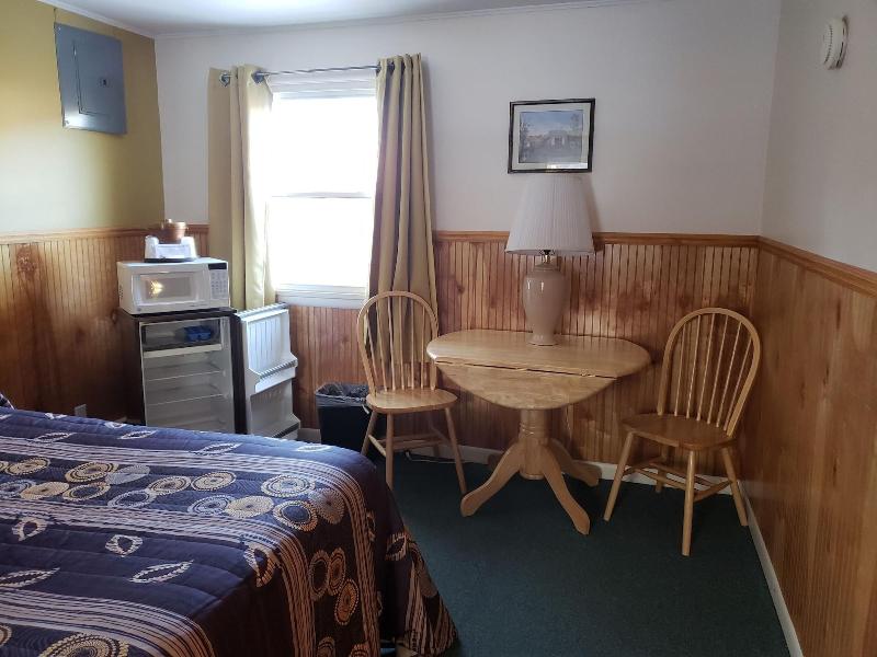 The Colonial Motel image