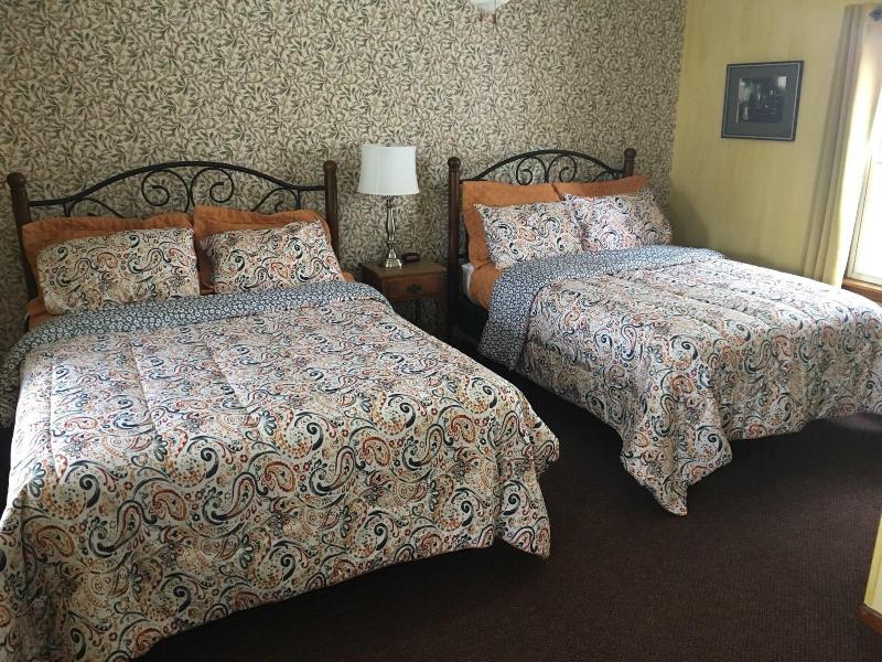 The Colonial Motel image