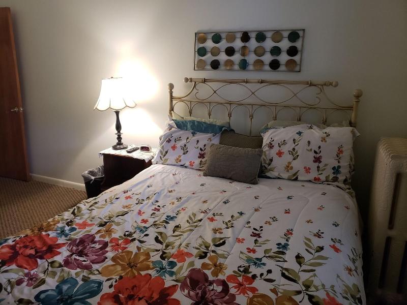The Colonial Motel image