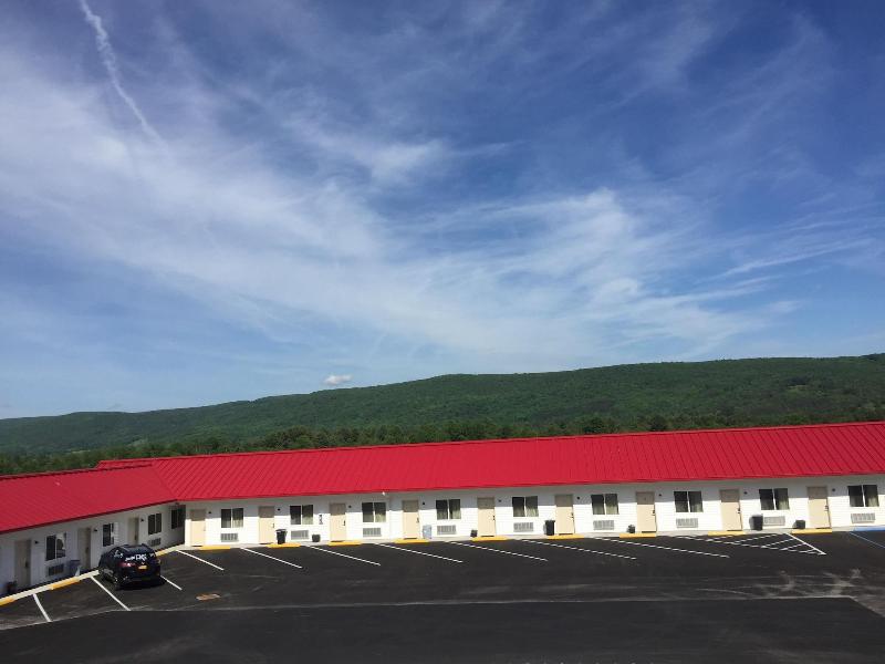Apple Inn And Suites Cooperstown Area image