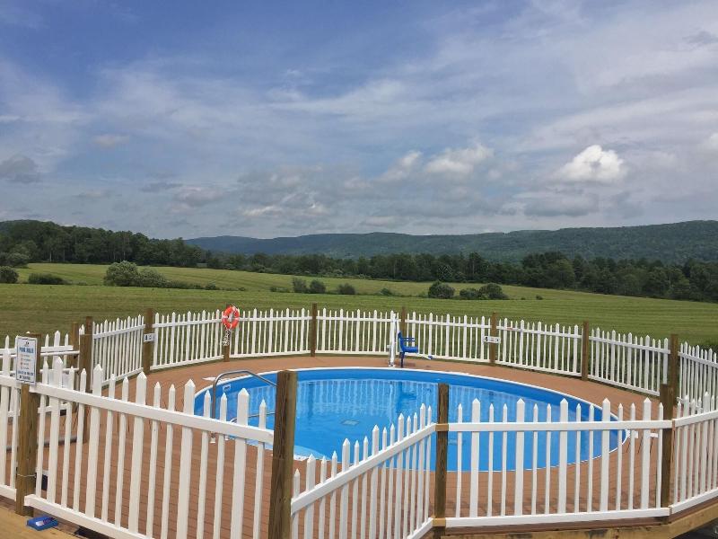 Apple Inn And Suites Cooperstown Area image