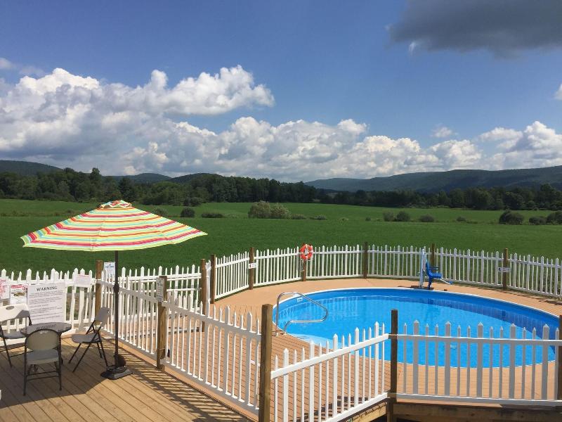 Apple Inn And Suites Cooperstown Area image