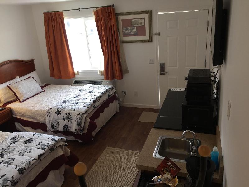 Apple Inn And Suites Cooperstown Area image