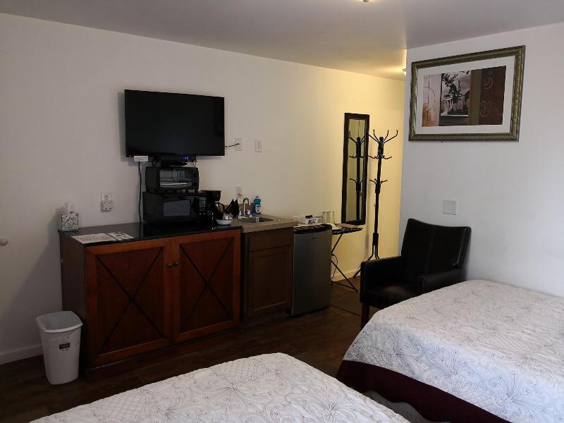 Apple Inn And Suites Cooperstown Area image