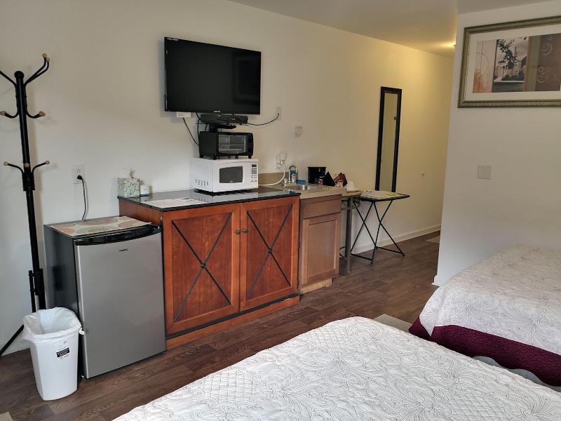 Apple Inn And Suites Cooperstown Area image