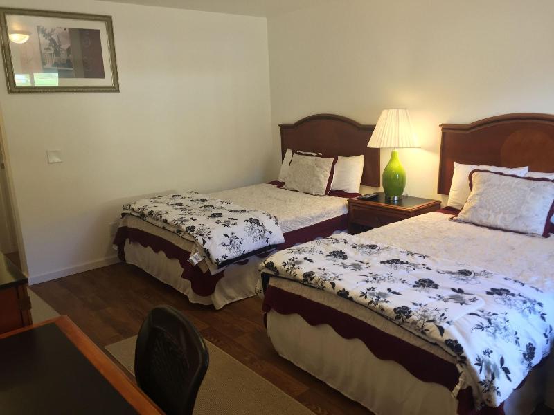Apple Inn And Suites Cooperstown Area image