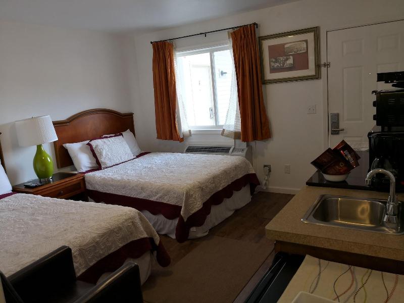 Apple Inn And Suites Cooperstown Area image