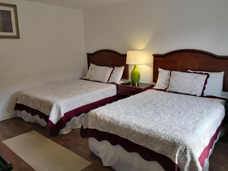 Apple Inn And Suites Cooperstown Area image