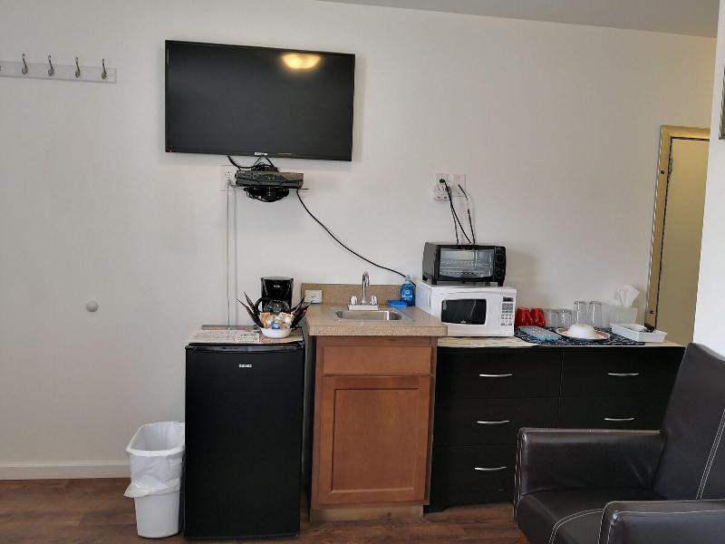 Apple Inn And Suites Cooperstown Area image