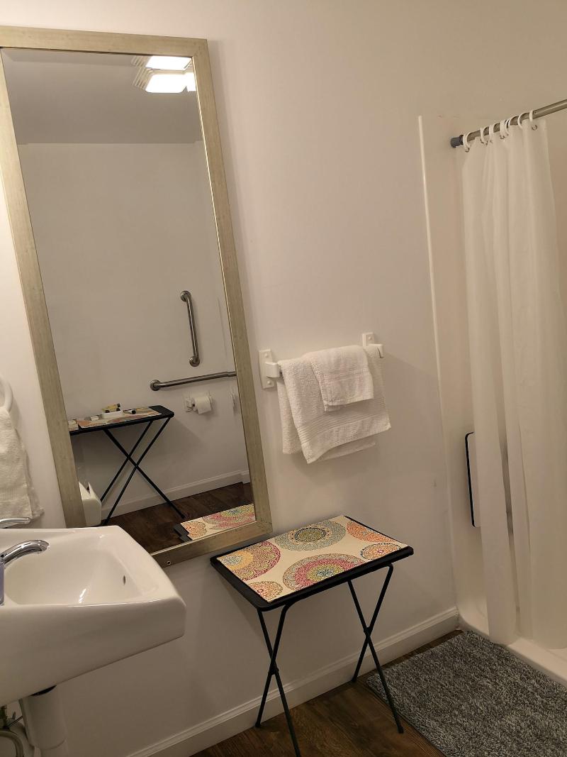 Apple Inn And Suites Cooperstown Area image