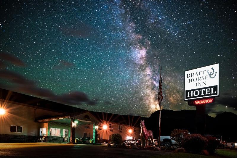 Draft Horse Inn And Suites image
