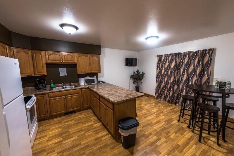 Draft Horse Inn And Suites image 4