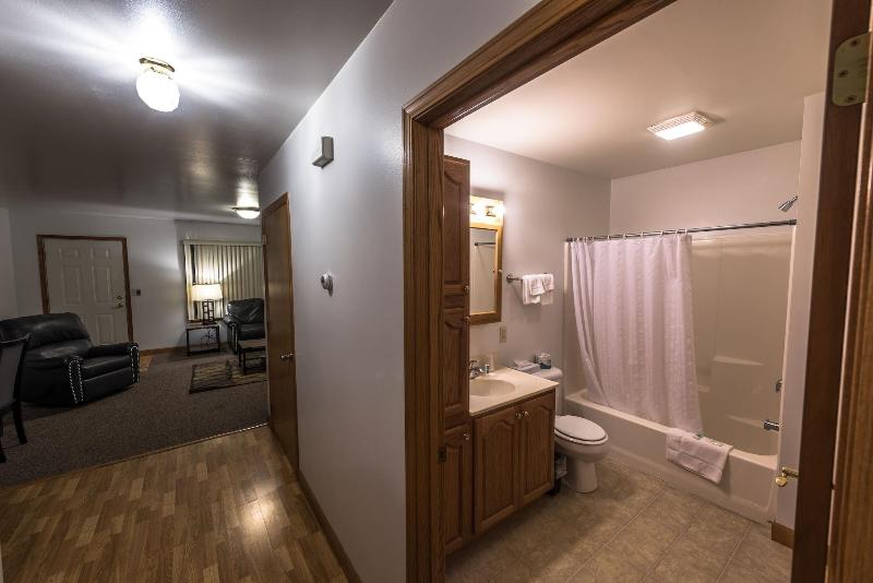Draft Horse Inn And Suites image 2