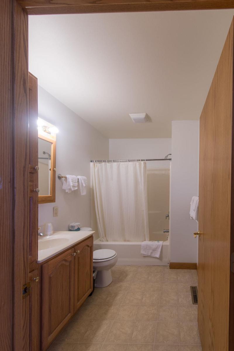 Draft Horse Inn And Suites image 8